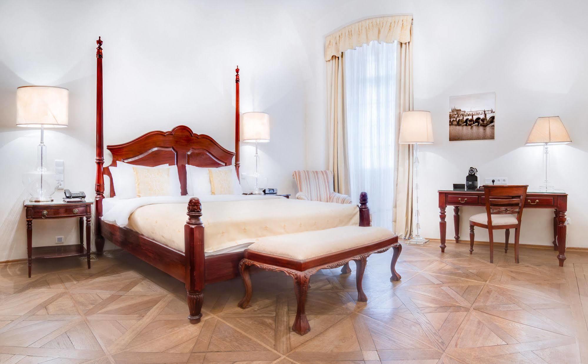 The Dominican Prague Extérieur photo